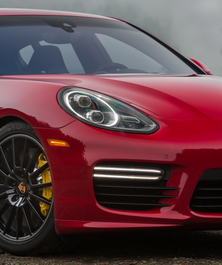 2014 Porsche Panamera Turbo Headlight Picture