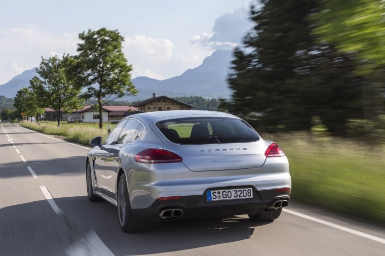 2014 Porsche Panamera Turbo Picture