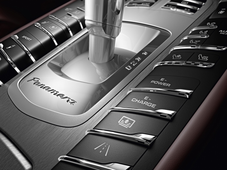 2014 Porsche Panamera Turbo Gear Lever Picture