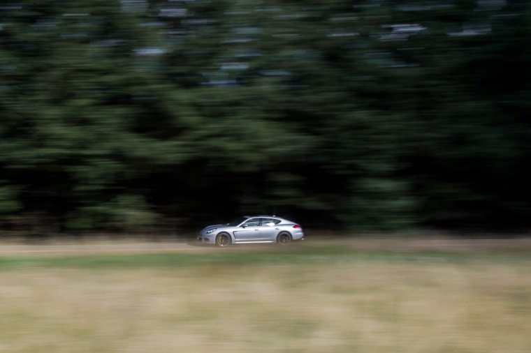 2014 Porsche Panamera 4S Picture
