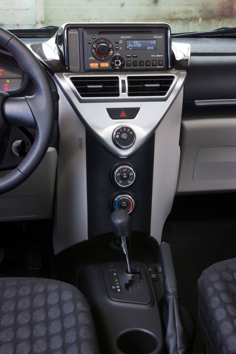 2012 Scion iQ Center Stack Picture