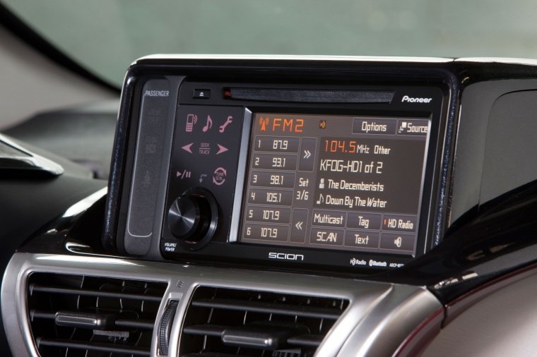 2012 Scion iQ Dashboard Screen Picture