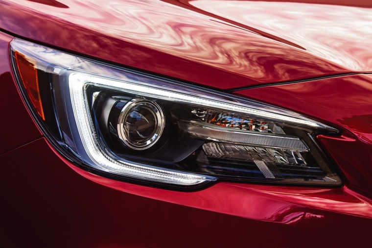 2018 Subaru Legacy 3.6R Headlight Picture