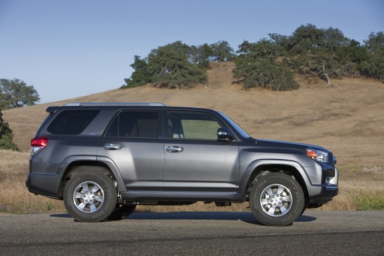 2013 Toyota 4Runner SR5 Picture