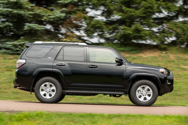 2016 Toyota 4Runner SR5 Picture