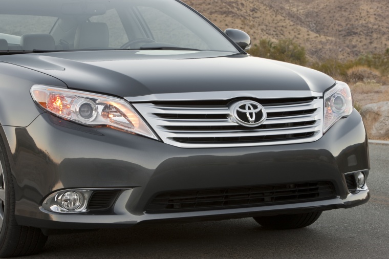 2011 Toyota Avalon Front Fascia Picture