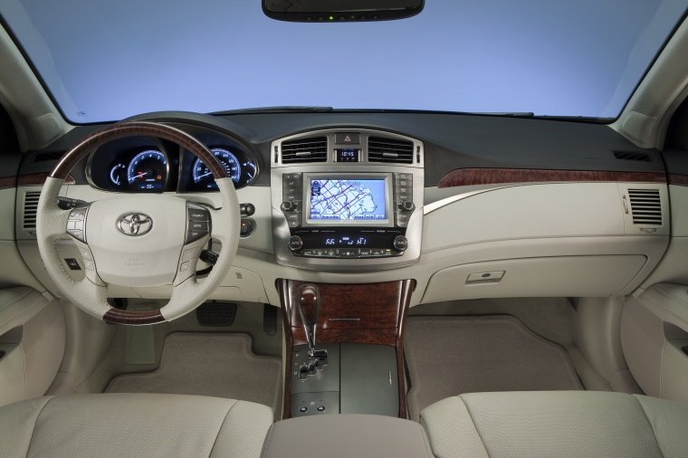 2011 Toyota Avalon Cockpit Picture