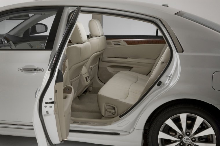 2011 Toyota Avalon Interior Picture