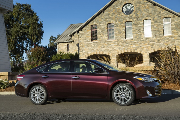 2013 Toyota Avalon XLE Picture