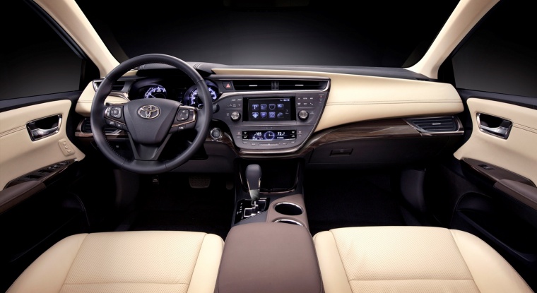 2013 Toyota Avalon XLE Cockpit Picture