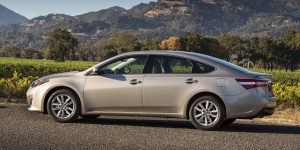 2013 Toyota Avalon Pictures