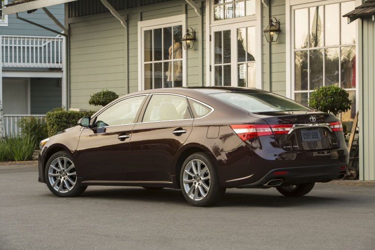 2014 Toyota Avalon XLE Picture