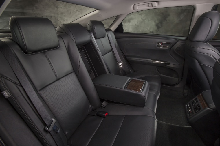 2014 Toyota Avalon Rear Seats Picture