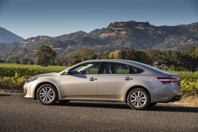 2014 Toyota Avalon XLE Picture