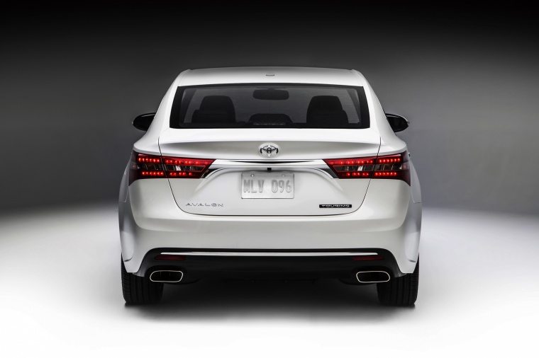 2016 Toyota Avalon Touring Picture