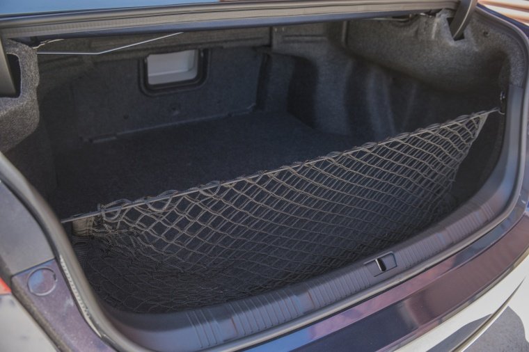 2018 Toyota Avalon Limited Trunk Picture
