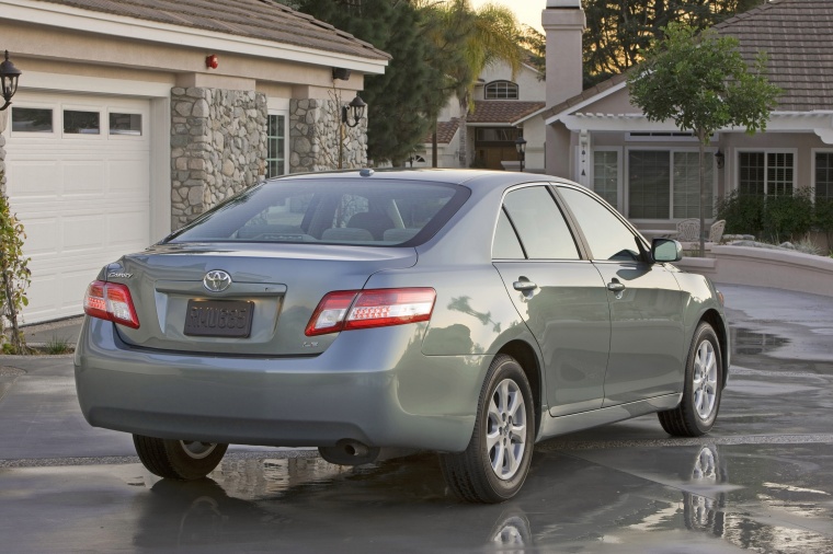 2010 Toyota Camry LE Picture