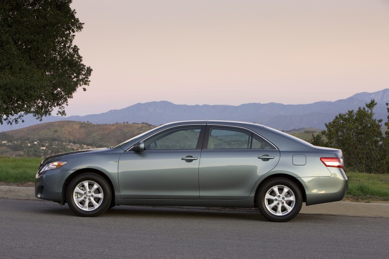 2010 Toyota Camry LE Picture