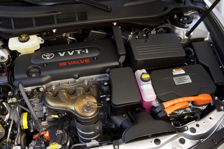 2011 Toyota Camry Hybrid 2.4L 4-cylinder Engine Picture