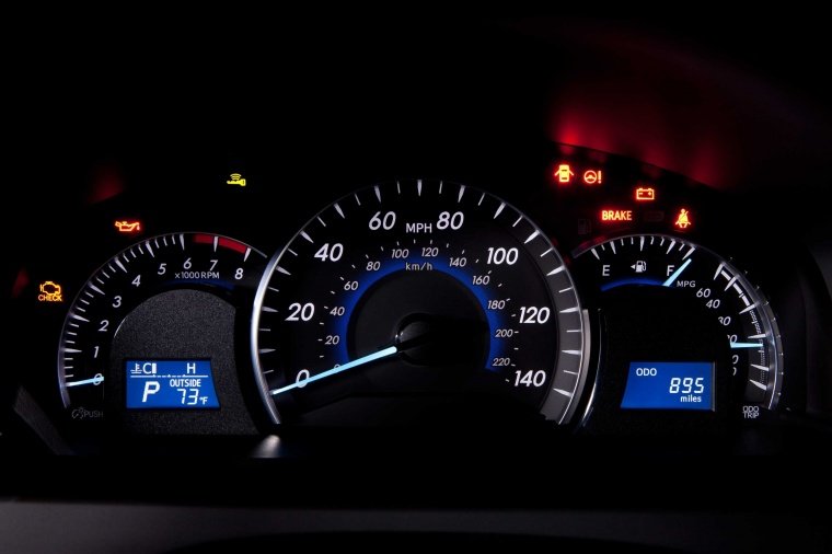 2012 Toyota Camry XLE Gauges Picture