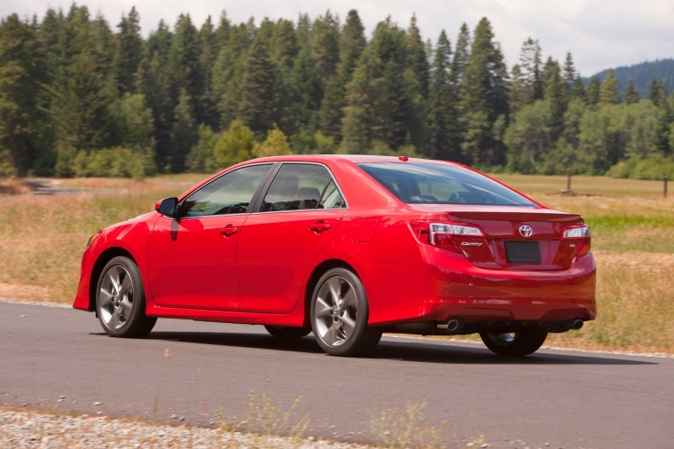 2012 Toyota Camry SE Picture