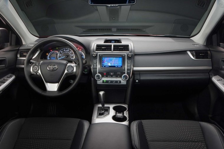 2012 Toyota Camry SE Cockpit Picture