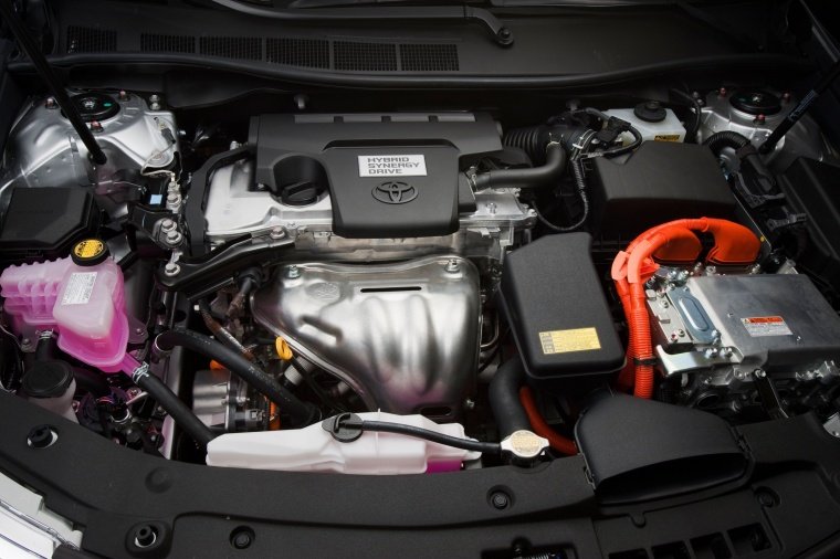 2012 Toyota Camry Hybrid XLE 2.5L 4-cylinder Engine Picture