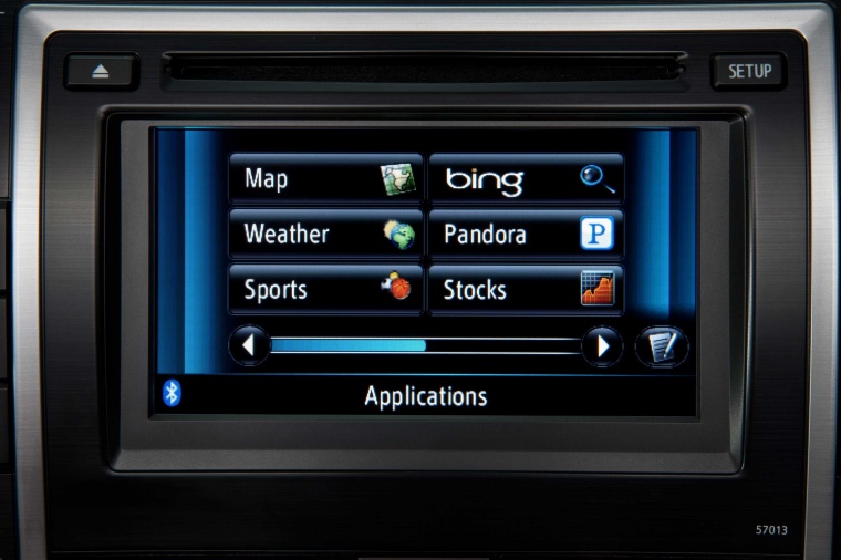 2013 Toyota Camry XLE Dashboard Screen Picture