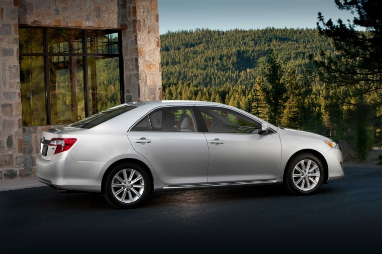 2014 Toyota Camry XLE Picture