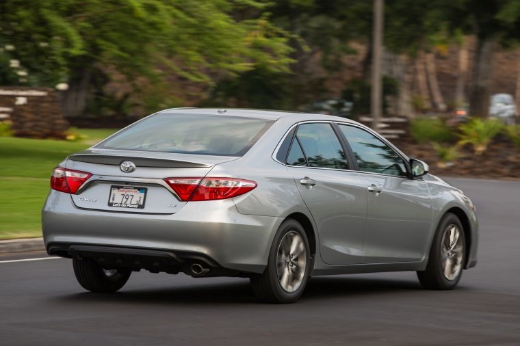2015 Toyota Camry SE Picture