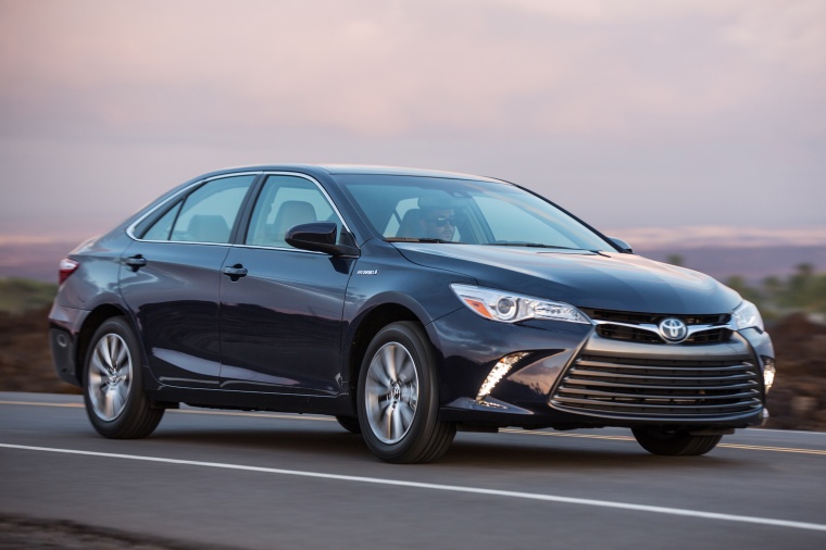 2015 Toyota Camry Hybrid SE Picture