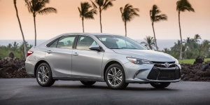 2015 Toyota Camry Reviews / Specs / Pictures / Prices