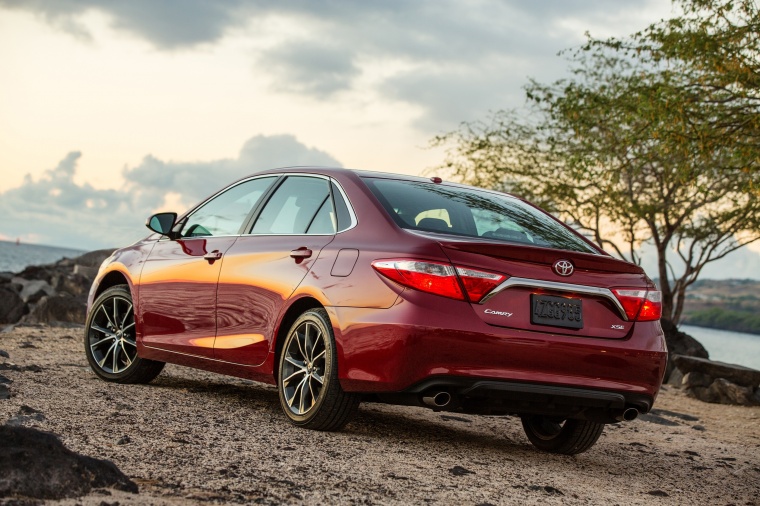 2016 Toyota Camry XSE Picture