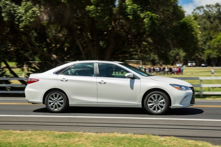 2016 Toyota Camry SE Picture