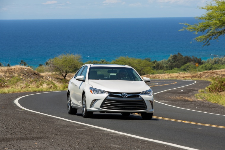 2016 Toyota Camry SE Picture