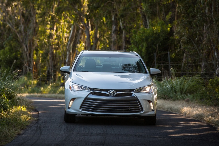 2016 Toyota Camry SE Picture