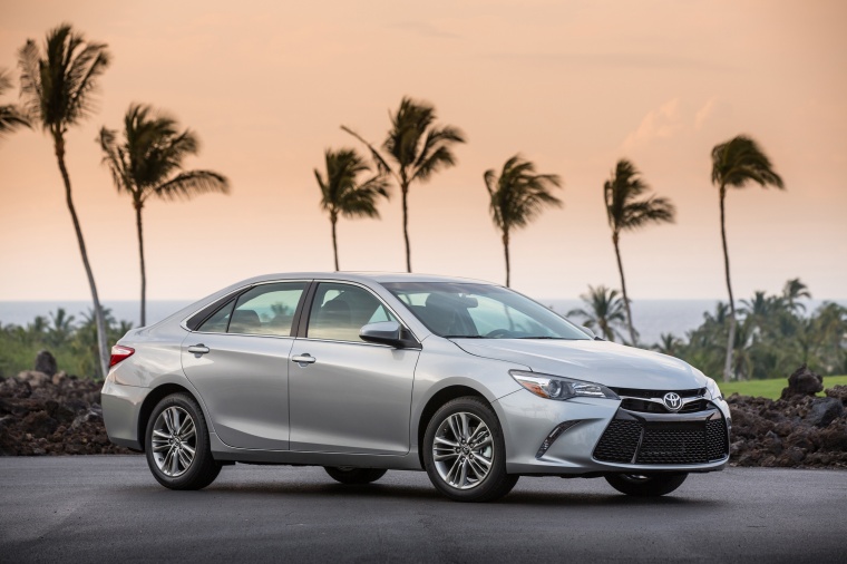 2017 Toyota Camry SE Picture