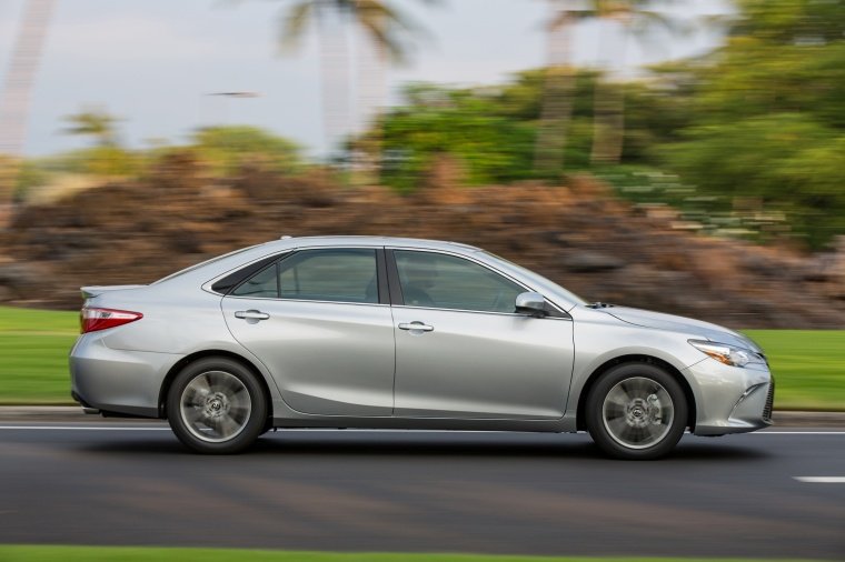2017 Toyota Camry SE Picture