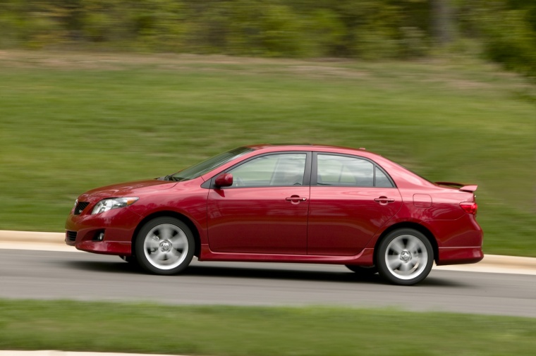 2010 Toyota Corolla XRS Picture