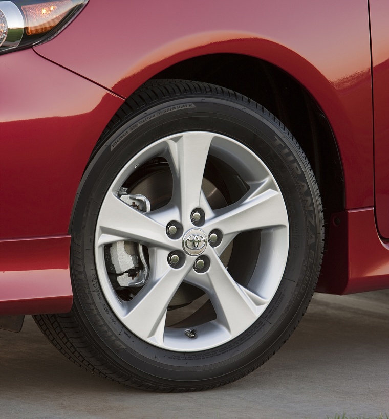 2013 Toyota Corolla S Rim Picture