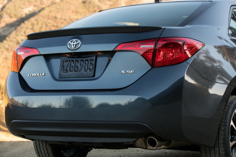 2017 Toyota Corolla XSE Rear Fascia Picture