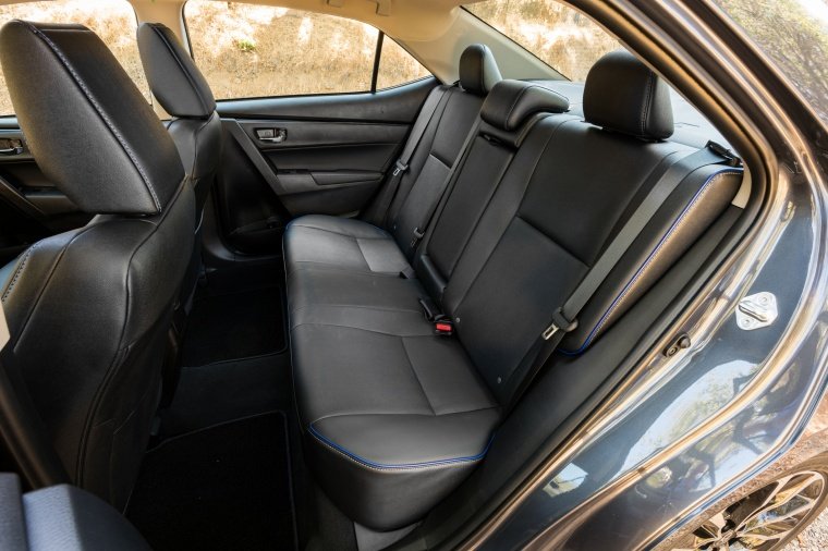 2017 Toyota Corolla XSE Rear Seats Picture