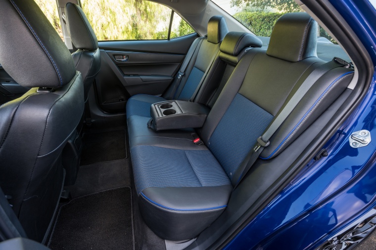 2017 Toyota Corolla SE Rear Seats Picture