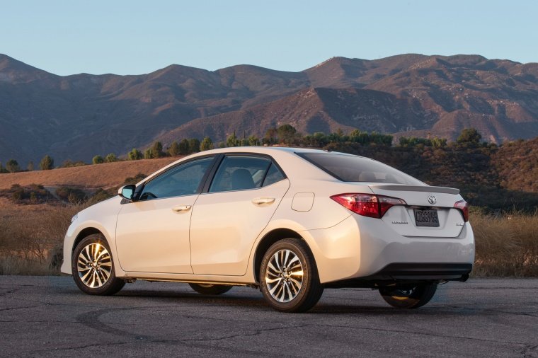 2017 Toyota Corolla LE Eco Picture