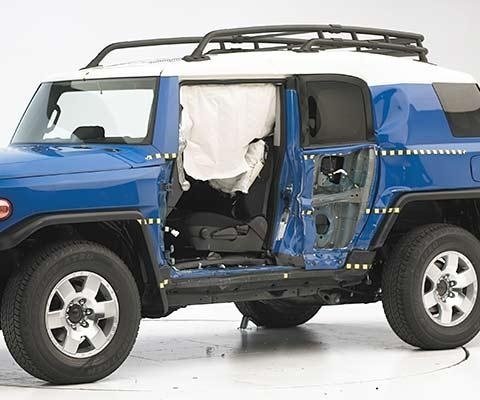 2011 Toyota FJ Cruiser IIHS Side Impact Crash Test Picture