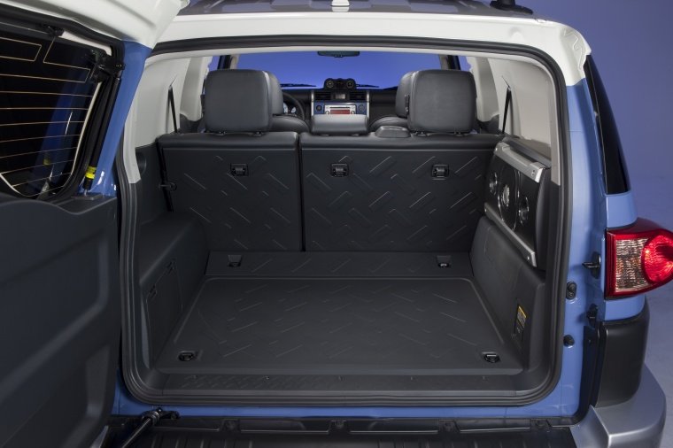 2012 Toyota FJ Cruiser  Trunk Picture