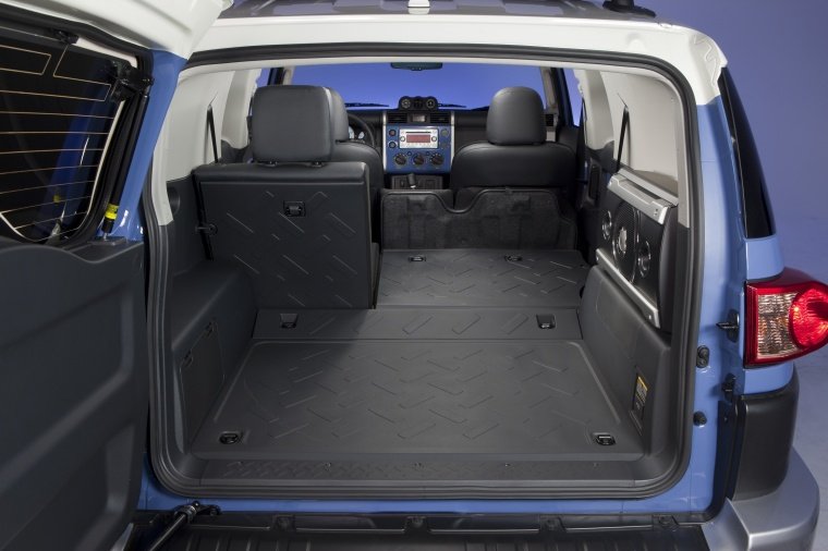 2013 Toyota FJ Cruiser Trunk Picture