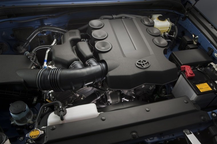 2014 Toyota FJ Cruiser 3.5L V6 Engine Picture