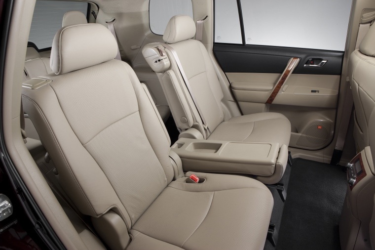 2011 Toyota Highlander Rear Seats Picture