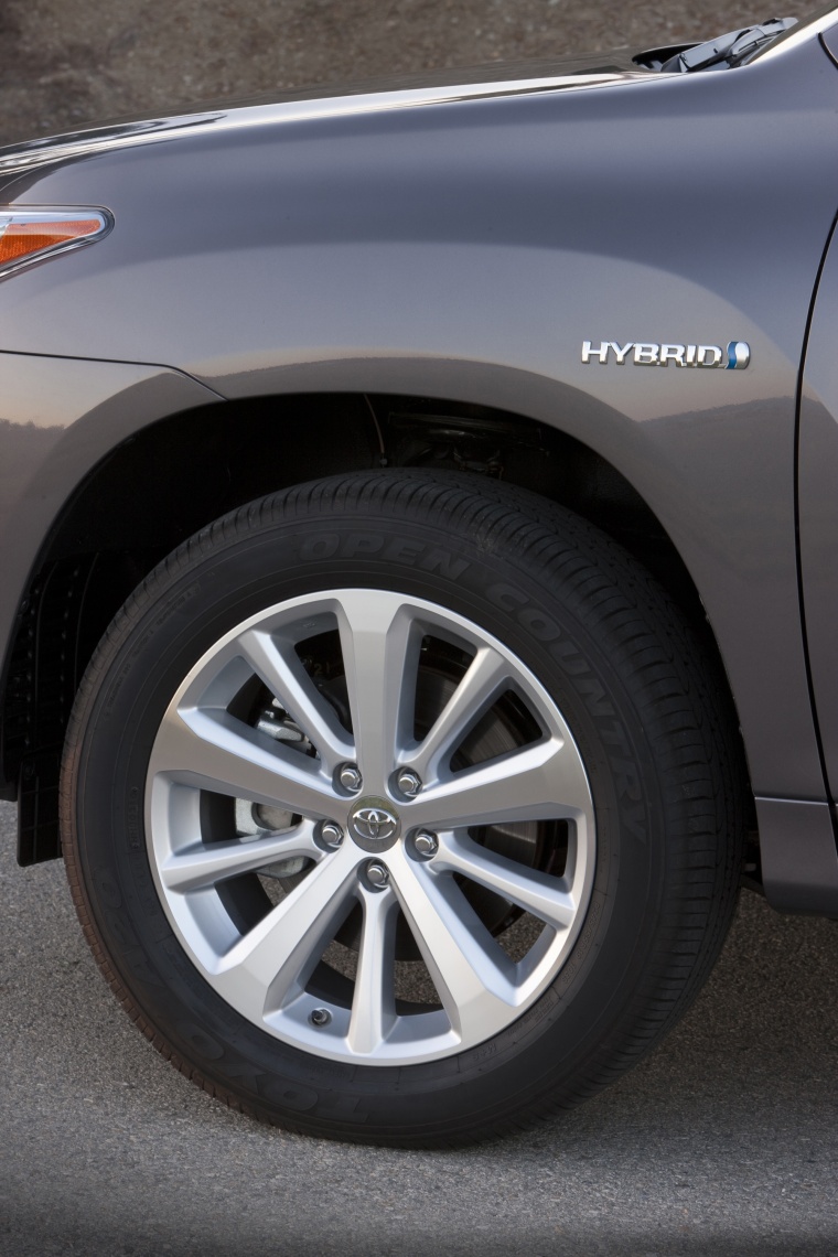 2011 Toyota Highlander Hybrid Rim Picture